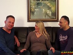 Ehefotzen verleih 34 - Swingers - MILF von Zwei gefickt