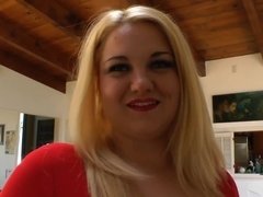 Chubby babe has a lot for admiring an to touch and feel up