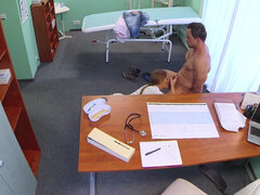 Amatør, Pik sutte, Doktor, Slikning, Sygeplejerske, Fisse, Strip, Våd