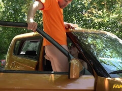 Duży kutas, Duże cycki, Brunetka, Cycata, Towarzystwo, Tatuaż, Cycki