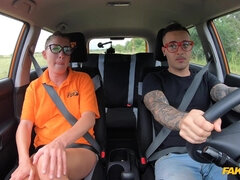 Ερασιτέχνης, Ξανθιά, Βυζαρού, Γλείψιμο, Φυσικά βυζιά, Μουνί, Πραγματικότητα, Τατουάζ