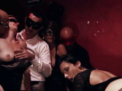 Fully hardcore orgy in a parisian swinger club