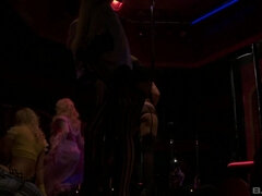 Store pupper, Blond, Brunette, Sperm skott, Hardcore, Hd, Orgie, Uniform