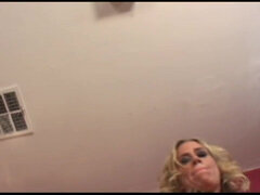 Experienced cock sucking MILF who loves sex and hot cum enjoys taking a big cock in her pussy