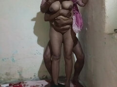 Χοντρή γυναίκα, Σπιτικό, Ινδιάνος, Μόνος