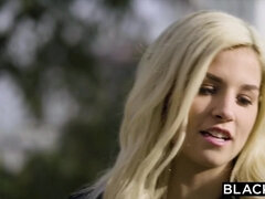 Velik kurac, Črnke, Kolidž, Par, Globoko grlo, Samozadovoljevanje, Naravne joške, Študentje