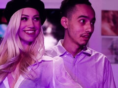 Ξανθιά, Φιλί, Γλείψιμο, Αυνανισμός, Μουνί, Καλσόν, Απογύμνωση, Έφηβος