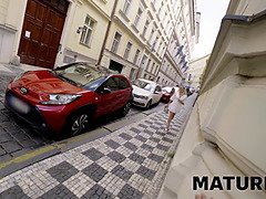 Blondinka, Varanje, Češka, Zrela, Naravne joške, Dokolenke