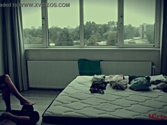 Bruinharig, Voeten, Vrouw, Dominante vrouw, Hd, Vernedering, Likken, Meesteres