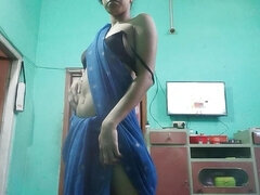 Desi girl in saree very hot