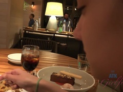 Zwart, Bruinharig, Harig, Doordringend, Gezichtspunt, Slapen, Roken, Tieten likken