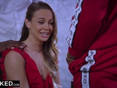 Stor kukk, Svart, Ansiktssperm, Raseblandet, Ridning, Squirting, Trekant, Pupper