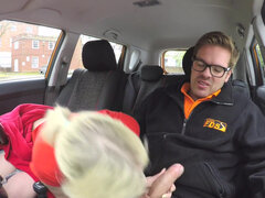 Amateur, Blonde, Sucer une bite, Bottes, Voiture, Éjaculation interne, Hard, Chatte