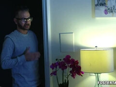 Velké péro, Kuřba, Stříkání spermatu, Dávení penisem, Výprask, Dospělé, Pička, Teenka