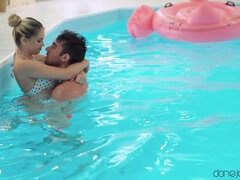 Amateur, Gros cul, Grosse bite, Blonde, Plantureuse, Éjaculation interne, Hard, Embrassement