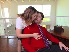 Grande cazzo, Pompino, Brunetta, Gola profonda, Facciale, Tette naturali, Rasata, Tette