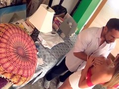 Kukk suging, Brunette, Runke, Slikking, Mamma, Naturlige bryster, Barbert, Pupper