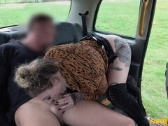 Bbw stor vacker kvinna, Stora tuttar, Avsugning, Bil, Onani, Milf, Utomhus, Strippning