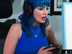 Busty Babe Pays Her Rent With Her Wet Pussy To Her Naughty Gamer Roommate Jewelz Blu
