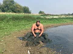 jons naked mud fun in 2016