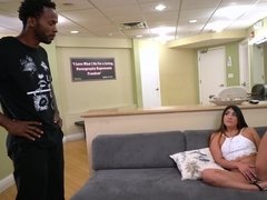 아마추어, 엉덩이, 큰 음경, 흑갈색 머리, 도기스타일, 목구멍이 막히는, 라티나, 면도된