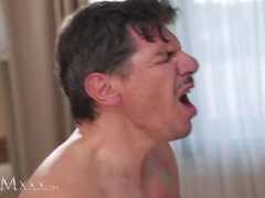 Bruinharig, Stel, Hd, Hakken, Moeder die ik wil neuken, Orgasme, Russisch, Kousen