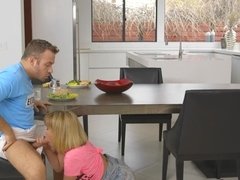 Røv, Røvslikning, Hundestilling, Komme på ansigtet, Håndjob, Køkken, Fisse, Trekant