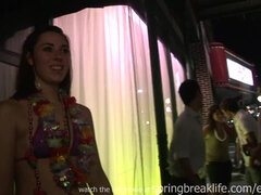 18 let, Amatéři, Velké kozy, Bikini, Blondýna, Venku, Na veřejnosti, Teenka