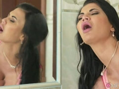 Cuarto de baño, Tetas grandes, Mamada, Engañando, Pareja, Penetracion con dedos, Pajear, Coño