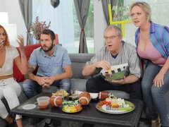 Kont, Grote mammen, Blond, Spijkerbroeken, Keuken, Masturbatie, Billekoek, Vrouw