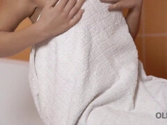 Bagno, Brunetta, Hd, Leccata, Matura, Rasata, Doccia, Ragazza