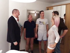 Stor pik, Gangbang, Tysk, Hårdt, Mager, Tatovering, Teenager, Bryster