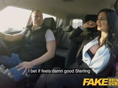 Grosse bite, Gros seins, Sucer une bite, Brunette brune, Voiture, Marrant, Mère que j'aimerais baiser, Réalité