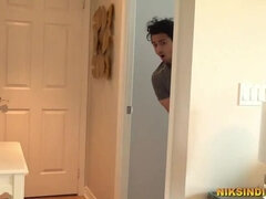 Kamawali picked up Amma's saree and fucked her pussy