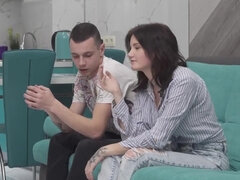 18 anni, Tette grandi, Tettona, Closeup, Cazzo vecchio, Schizzo di sborra, Fidanzata, Leccata