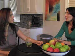 Velké kozy, Brunetka, Nazí chlapi, Dvě na jednoho, Milf žcbp, Mamina, Různé pohledy, Švédská rojka