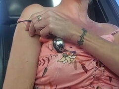 Amatéři, Auto, Ženský, Masturbace, Milf žcbp, Venku, Na veřejnosti, Sólo