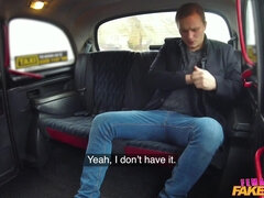 Amateur, Européenne, Léchez, De plein air, Piercing, Chatte, Jupe, Mouillée