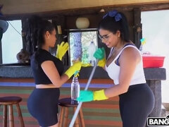 Velika rit, Velik kurac, Zunanji izliv, Hd, Medrasni seks, Zunaj, Prvoosebno snemanje seksa, Trojček