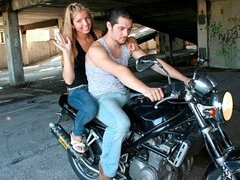 Blondýna, Na pejska, Prstění, Honění, Venku, Vyholené, Vyhublá, Teenka