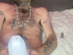 Velké péro, Stříkání spermatu, Táta, Vlasaté, Honění, Masturbace, Sólo, Hračky