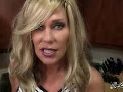 Cumizás, Erotikus, Kézimunka, Érett koros, Érett feleség, Anyuci, Nézőpont, Szopás