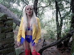 Giulia Piana - Un Nain Me Baise Mon Gros Cul En Foret Devant Mon Mari