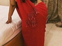 Indian BBW Girlfriend Does Saree Striptease for Her Boyfriend