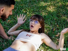 Stor kuk, Stora tuttar, Avsugning, Doggystyle, Flexibel, Naturliga tuttar, Mager, Tonåring