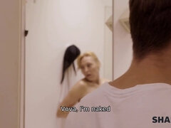 Culo grande, Rubia, Lamidas, Masturbación, Maduro, Afeitado, Ducha, Madrastra