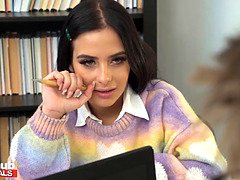 Kuřba, Brunetka, Vysokoškoláci, Dvě na jednoho, Brýle, Student, Teenka, Švédská rojka