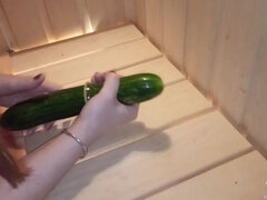 Hot Housewife Passionate Masturbate Cucumber - Squirt