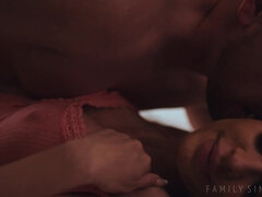 Amerikanisch, Schlafzimmer, Grosse titten, Schwarz, Milf, Piercing, Muschi, Stiefmutter