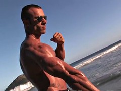 big dick bodybuilder outdoor and cumshot